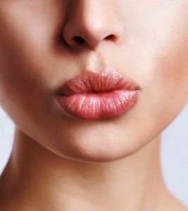 DIY – How To Colour Your Lips Pink With...