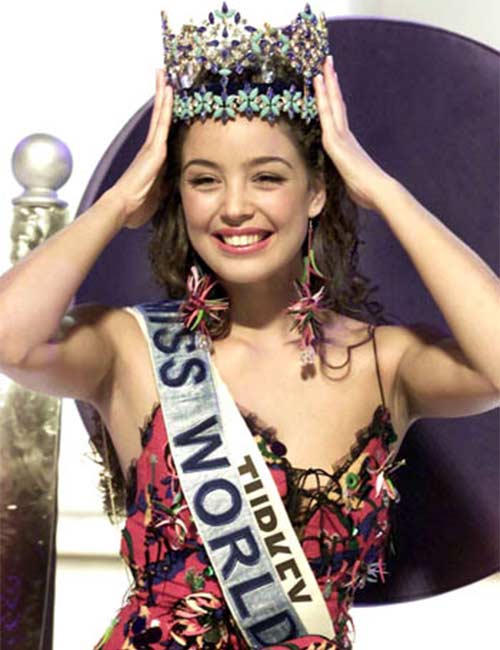Miss World Of 2002 – Azra Akın 