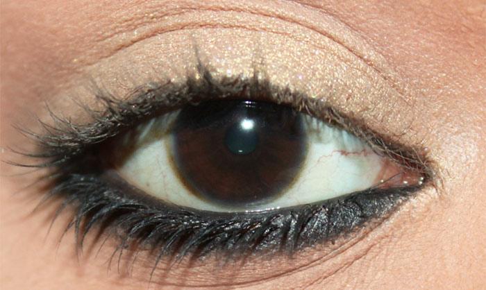 prevenir Eyeliner de manchas - aplicar Eyeliner