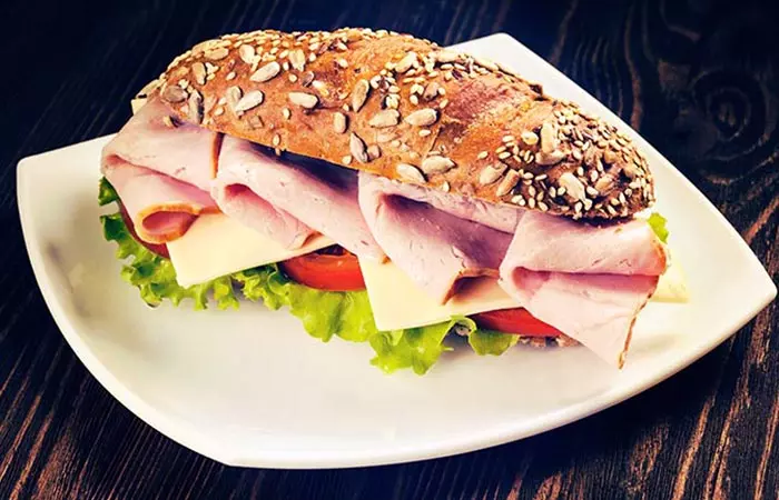 Low Calorie Lunch - Ham, Pear And Swiss Sandwich