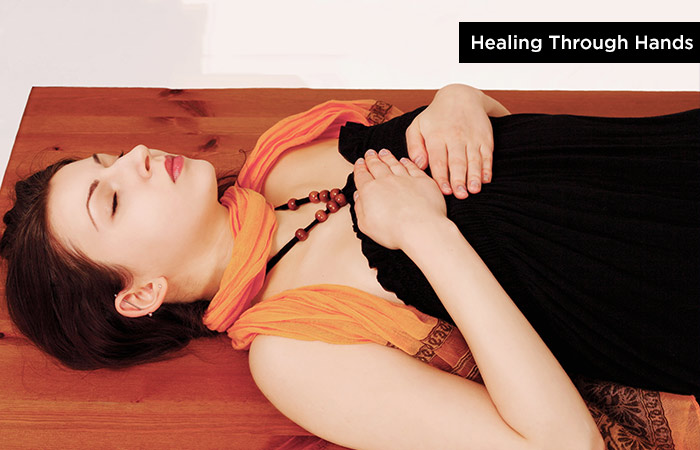 Healing through hands in Reiki meditation