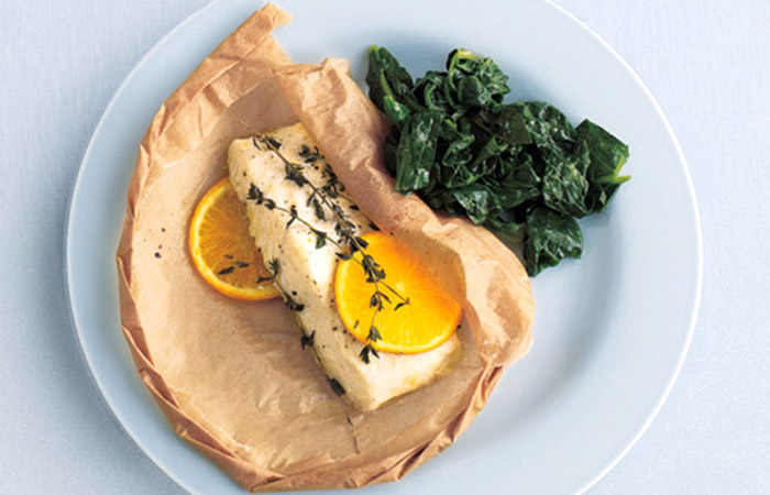 Low Calorie Lunch - Parchment-Baked Halibut With Sauteed Spinach