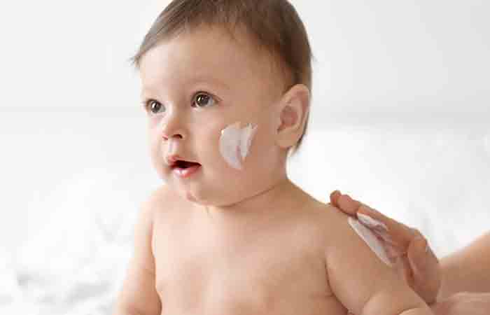 A good mild moisturizer will keep the baby's skin from losing moisture
