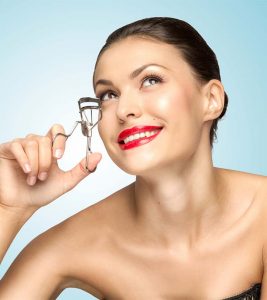 Top 10 Eyelash Curlers Available In I...