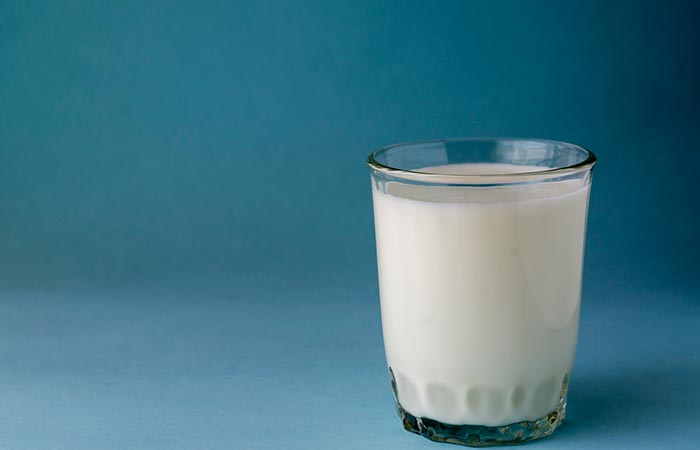 Buttermilk soothes the inflammation and irritation caused by the Fordyce spots