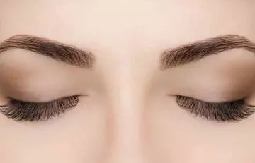 Controlled arch brows for heart-shaped face