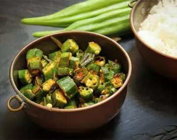 Crispy bhindi fry is a quick Indian vegetarian dinner food