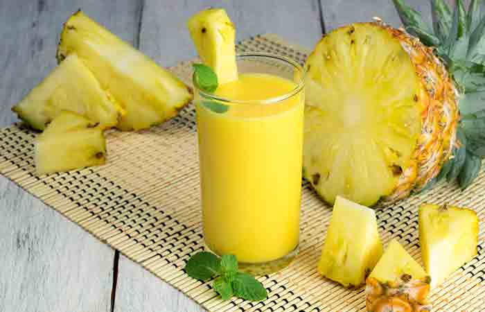 A glass of fresh pineapple juice to manage runny nose