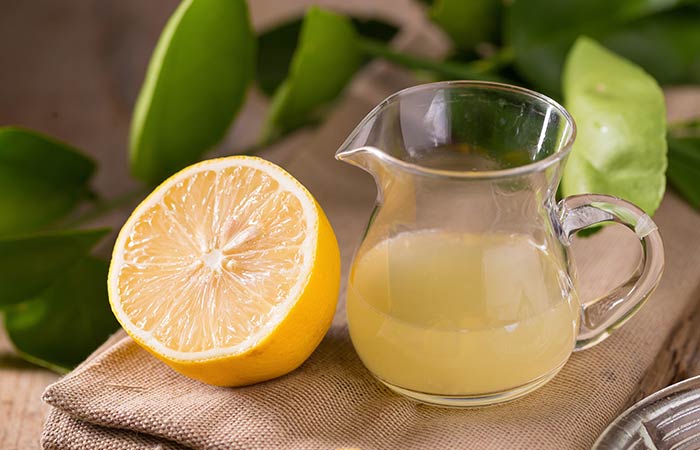Banana peel and lemon juice for acne
