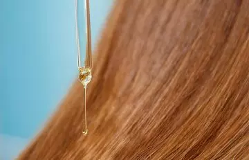 Castor oil for glossy hair