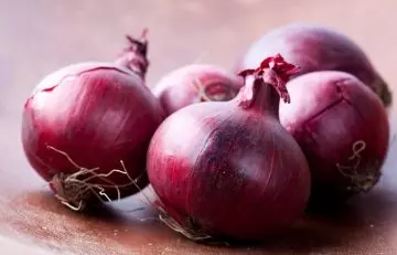 Red onion for summer cold