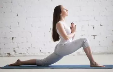 Kneeling hip flexor stretch for tight hip flexors