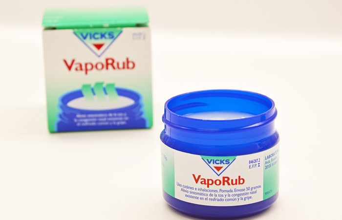 4.-Vicks-Vaporub-For-Stretch-Marks