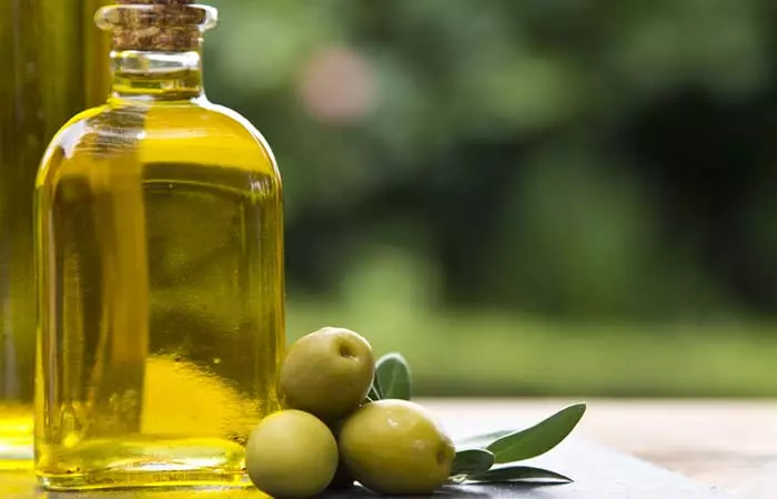 Castor oil with olive oil to treat wrinkles