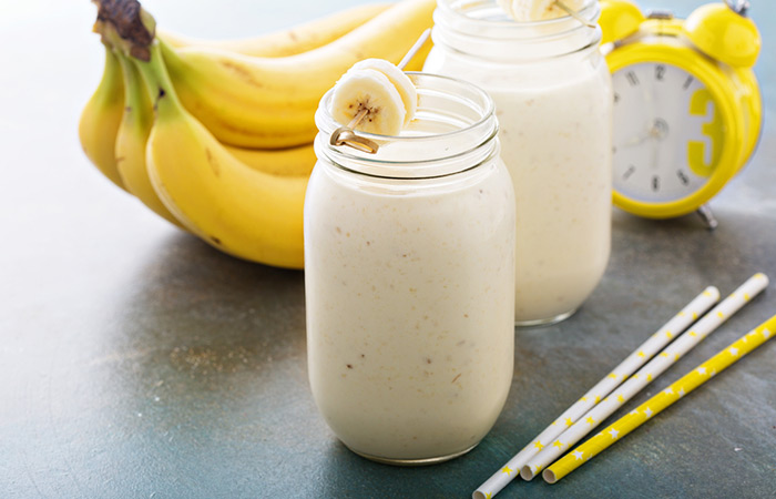 Banana smoothie for muscle weakness