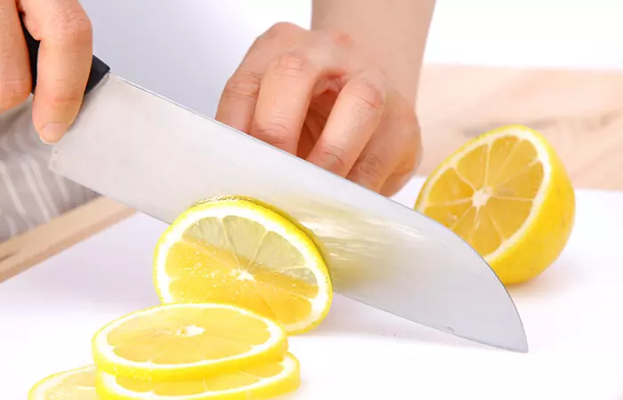 How to prepare lemon water
