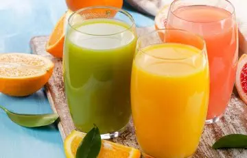 Consume fruit juices for ulcerative colitis