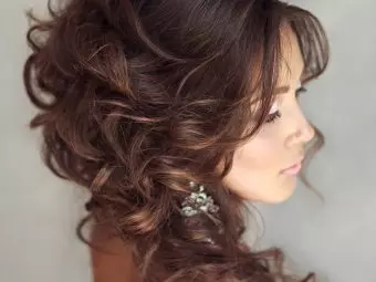 52 Amazing Hairstyles For Frizzy Wavy Hair