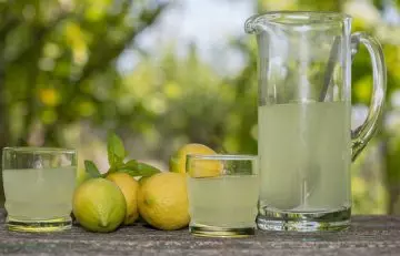 Get Rid Of White Spots On Fingernails - Lemon Juice