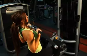Underhand cable pulldown exercise to get rid of back fat