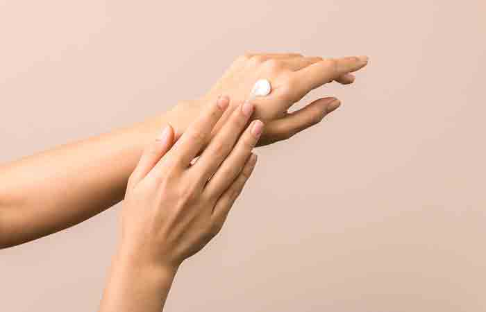Moisturizing hands to prevent them from getting dry 