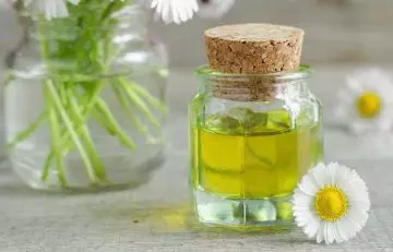 Best Essential Oils For Skin Care - Roman Chamomile For Treating Rashes