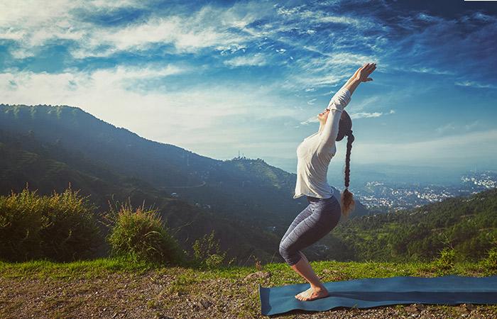 10 Minute Yoga Routine To De-Stress Yourself