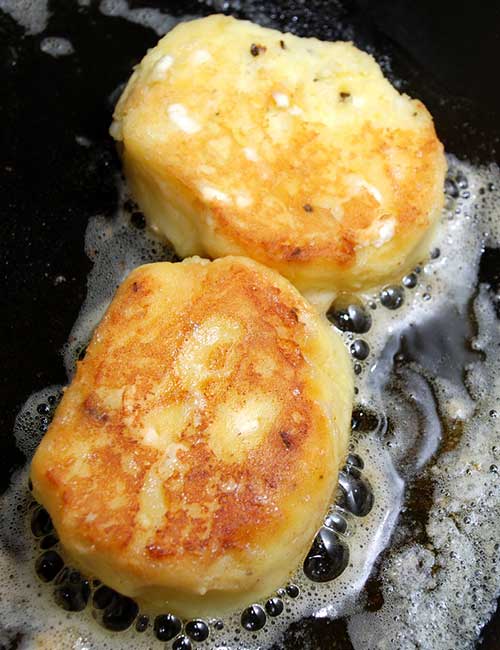 Delicious and simple goat cheese potato scoops