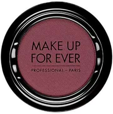 Wine or burgundy eyeshadow for green eye makeup