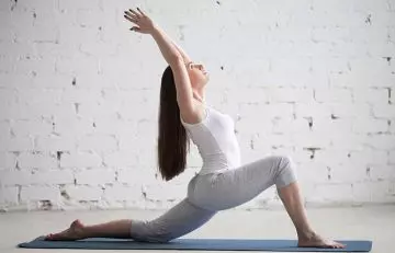 7-Yoga-Stretches-That-Will-Help-Ease-That-Hip-Pain2