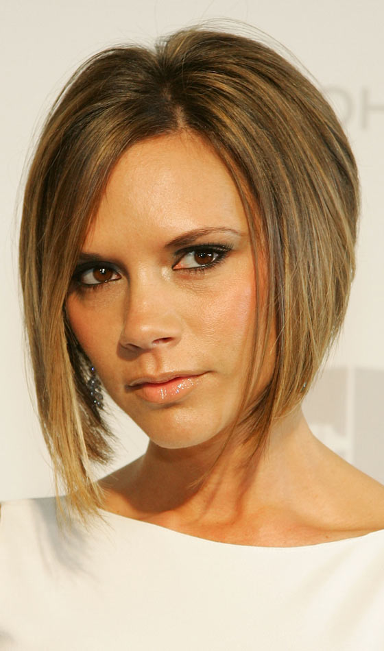 Angled bob in caramel highlights Victoria Beckham hairstyle