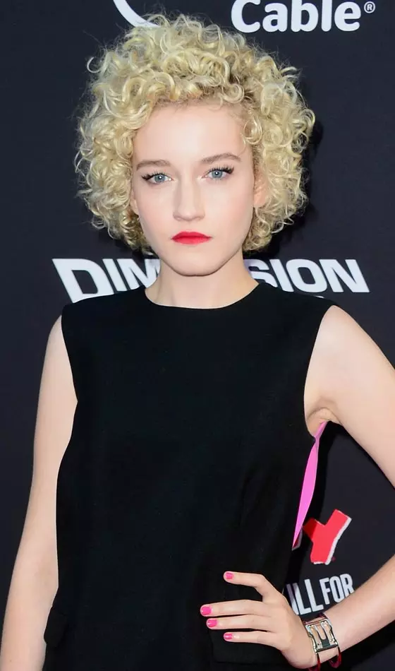 Blonde curls hairstyle for long hair