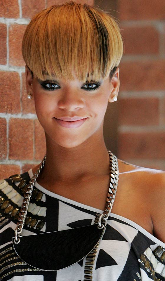 10 Trendy Rihanna's Short Hairstyles Rihanna Short Hairstyles Blonde.