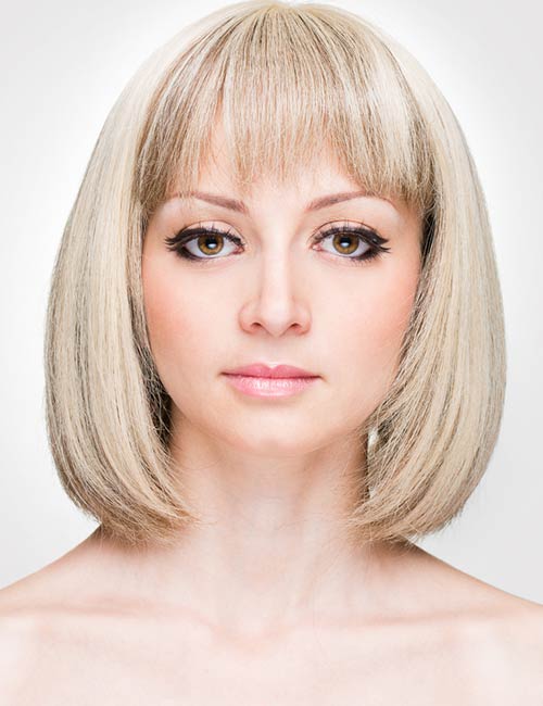 Short classic lob blonde hairstyle