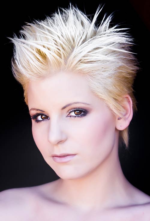 Short spiked ends blonde hairstyle