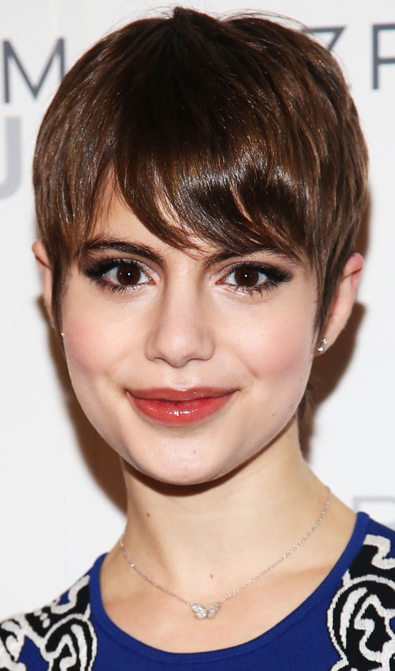 12 Quick And Easy Short Straight Hairstyles That You Can Try