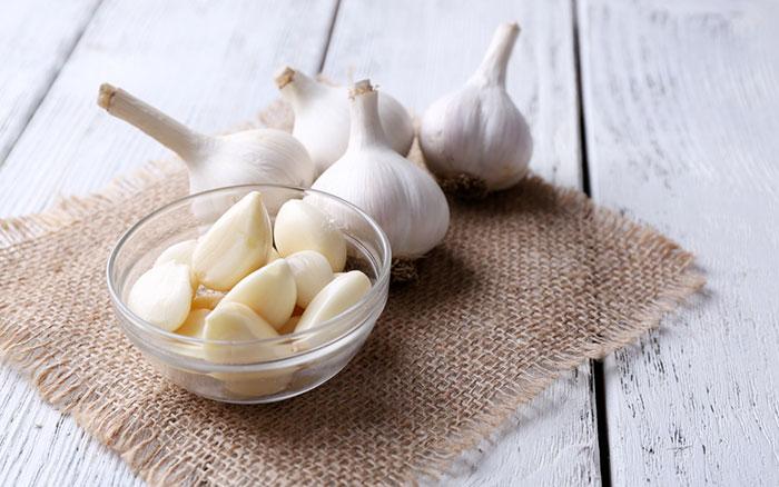 11. Garlic For Sebaceous Cyst