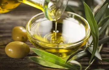 Olive oil for angular cheilitis