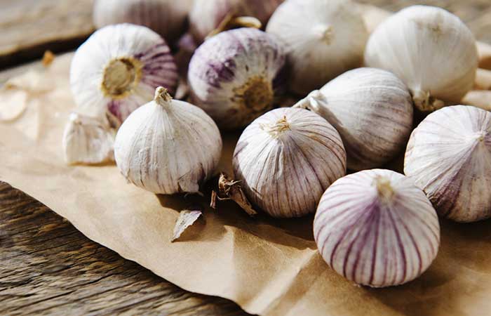 Garlic to get rid of a white tongue