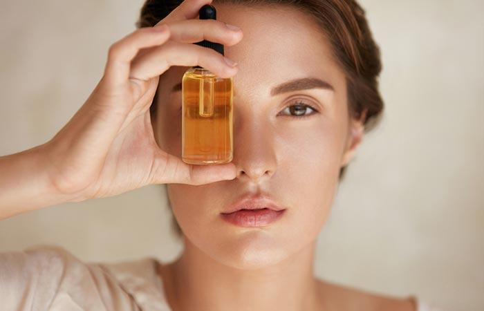 Масло марулы может сохранить кожу здоровой, замедлить старение и справиться с акне.