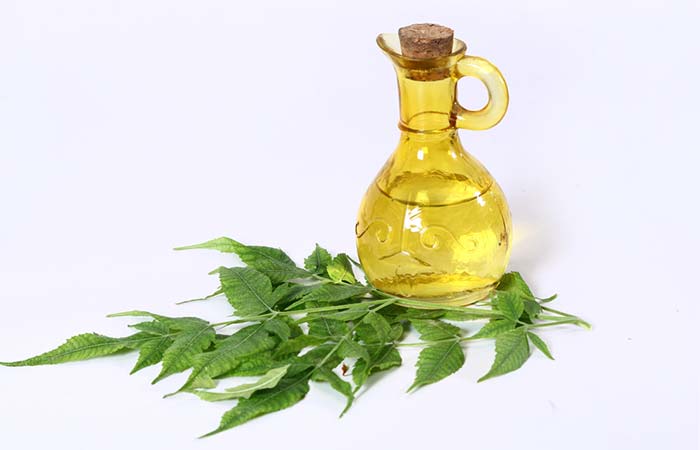 Neem oil for ear drainage