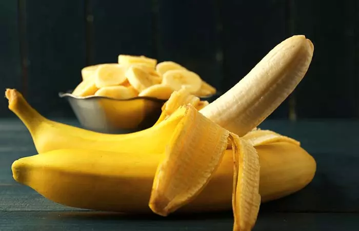 Ways to get white teeth overnight using banana peel