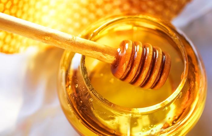 3. Honey And Olive Oil For Dry Hair