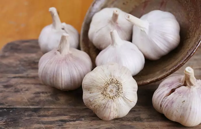 Garlic to get rid of genital warts