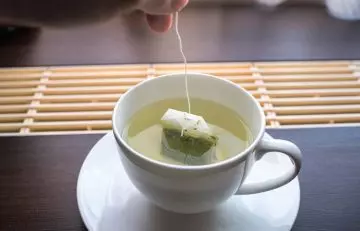 Green tea extract to get rid of genital warts
