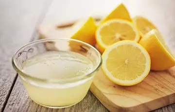 Freshly squeezed lemon juice as a natural way to get rid of spectacle marks on your nose