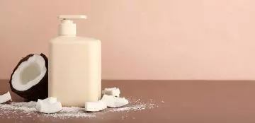 Simple homemade coconut shampoo