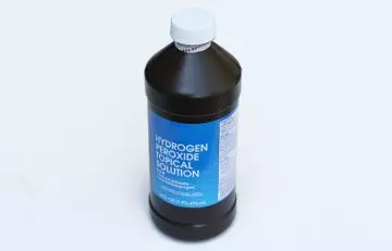 Gargle hydrogen peroxide solution for cold sores