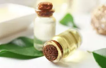 Castor oil and tea tree oil for moles