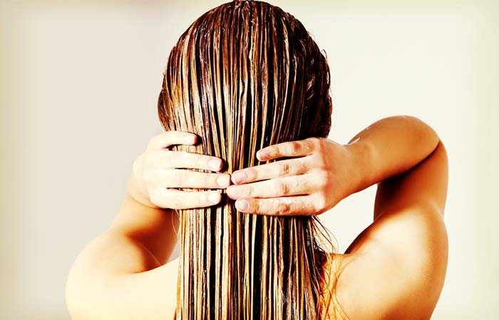 How To Lighten Your Hair Color With Lemon Juice